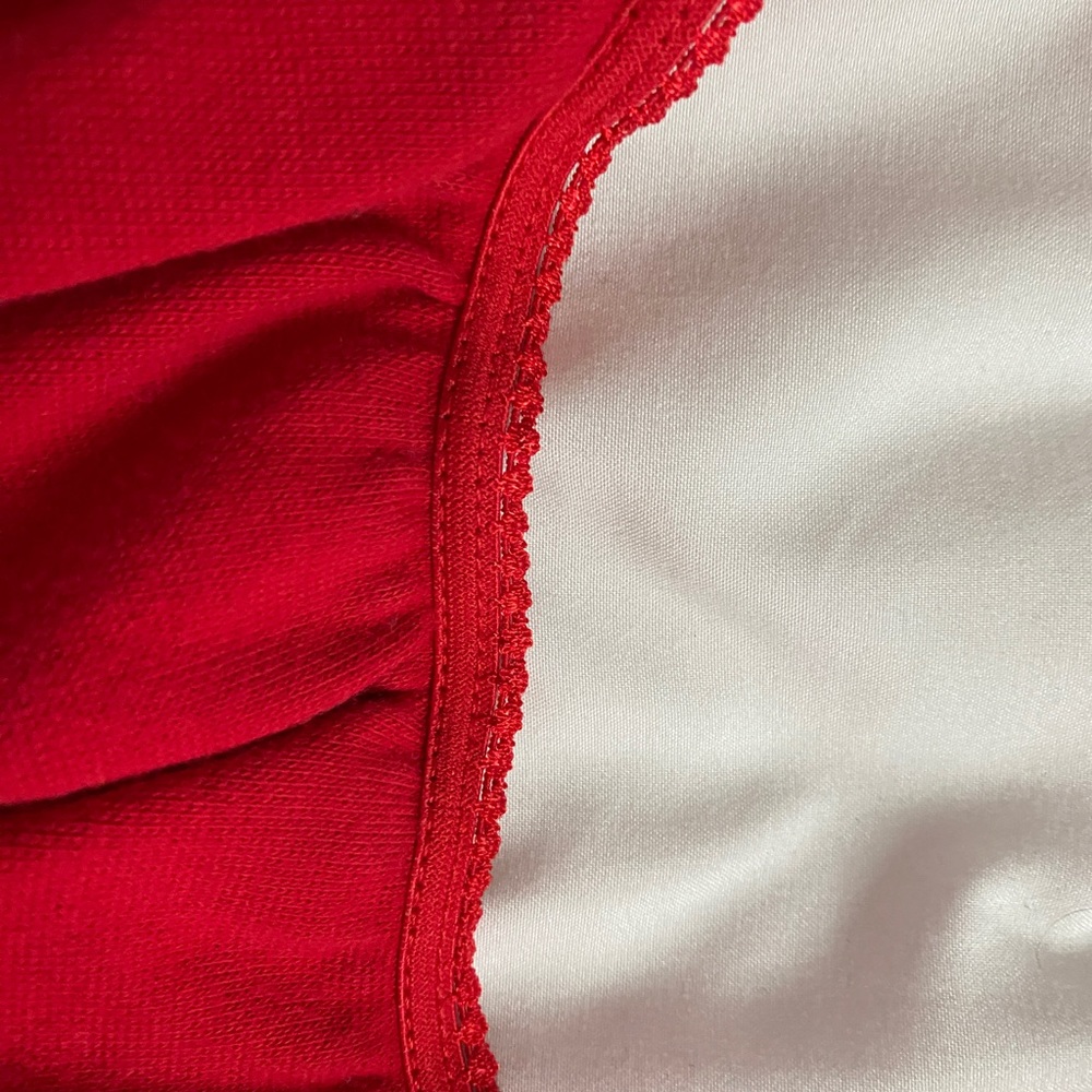Q&A Red Tank - Picture 3 of 5